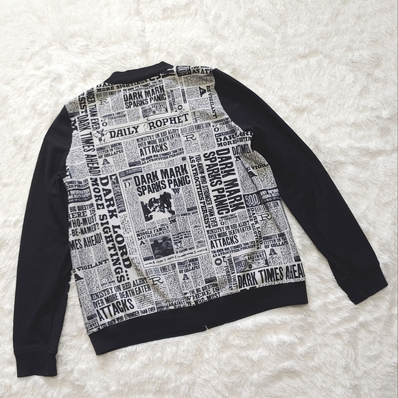 Blackmilk Harry Potter Daily Prophet Newspaper Bomber Size Large - Picture 6 of 15